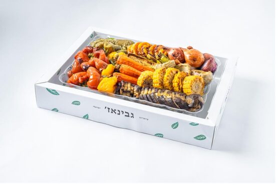 אנטיפסטי :מגוון ירקות בייבי צרובים על הפלנצ'ה וזילוף סילאן