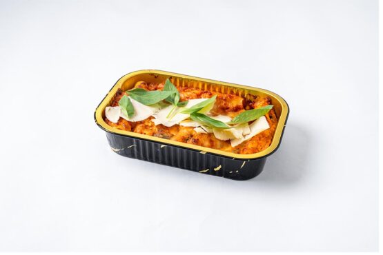 לזניה תרד עלי לזניה ברוטב עגבניות ותרד גבינת פטה,מוצרלה,מוקרם בתנור