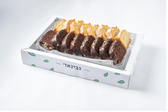 עוגות בחושות גזר שוקולד חלבה.