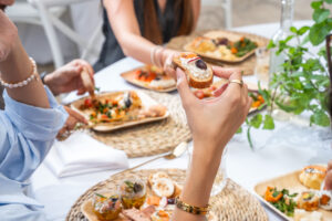 מגשי אירוח לחינה